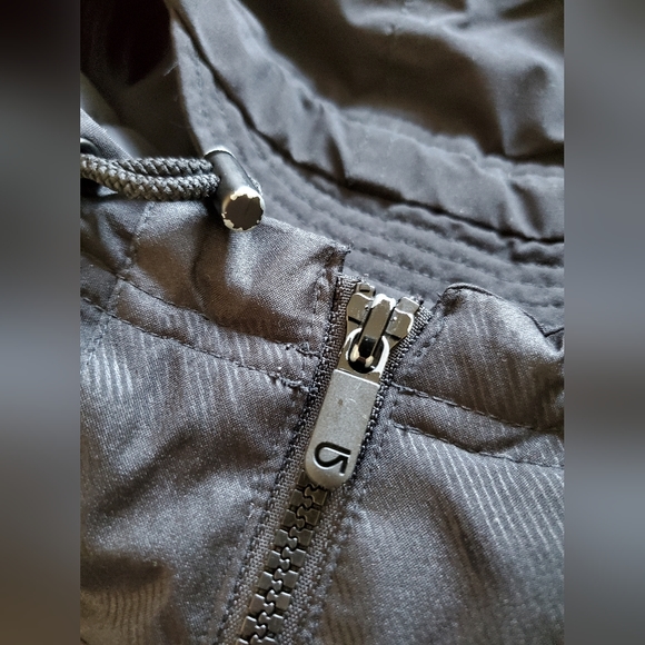 GapFit Puffer Jacket - Picture 11 of 12